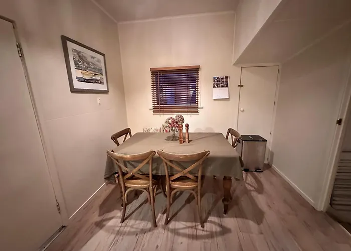 Ferienhaus Downtown Wanaka, Private House With Huge Backyard
