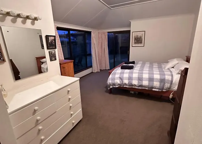 Downtown Wanaka, Private House With Huge Backyard Ferienhaus